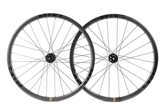 EP30 Disc carbon tubeless-ready clinchers
